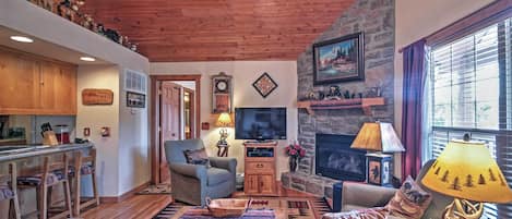 Branson West Vacation Rental | 2BR | 2BA | 1,200 Sq Ft | Stairs Required