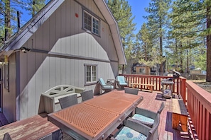 Private Deck w/ Gas Grill | 2-Story Home