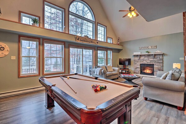 Albrightsville Vacation Rental | 3BR | 2BA | 2,000 Sq Ft | Stairs Required