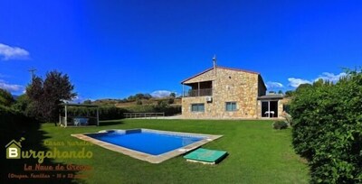 Alojamiento Rural en finca aislada, en Sierra de Gredos, Burgohondo Ávila