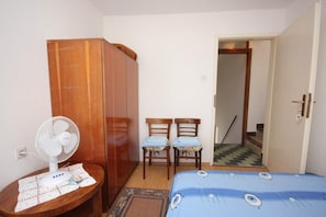 A1-Veci(4+2): bedroom