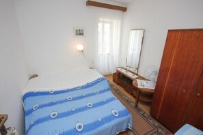 A1-Veci(4+2): bedroom