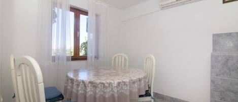 A1(4): la sala da pranzo