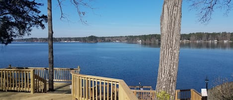 Awesome 180 degree main lake view