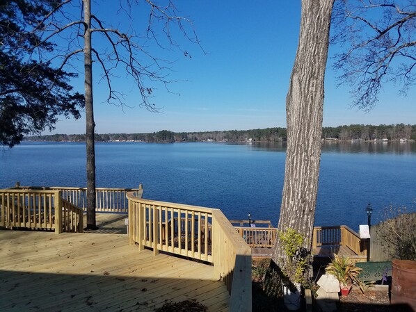 Awesome 180 degree main lake view