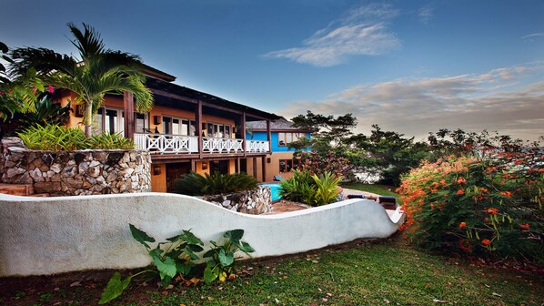 Mariposa del Mar, luxury villa with private pool Price includes use of a  car!