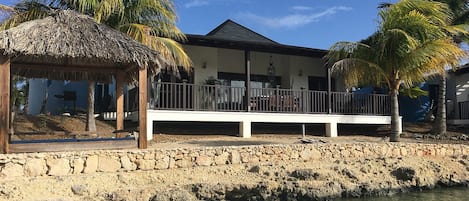 The villa was built in Balinese style with a view over the laguna