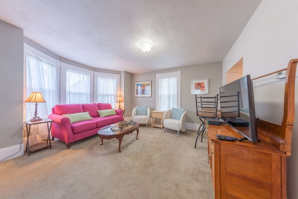 Welcome to RiverView - near Beverly's Independence Park