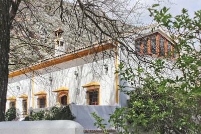 Cortijo Abril, paradise in the Andalusian subbética. Relax in the middle of nature