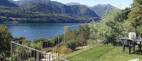 giardino privato vista lago 