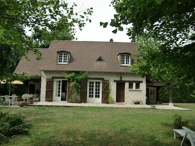 house / villa - Noisy sur Ecole. House with park