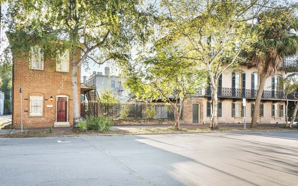 Grand Manor on Broughton Street w/ Parking, Courtyard by Lucky Savannah