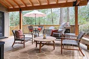 Covered Deck | Outdoor Dining | Gas Grill