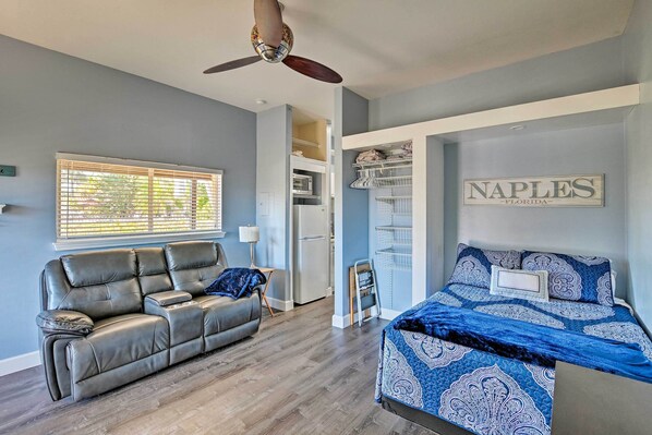 Your relaxing retreat awaits at this 1-bath studio vacation rental in Naples!