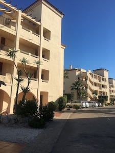 2 Bedroom 2 Bathroom Apartment in a gated community - near local amenities