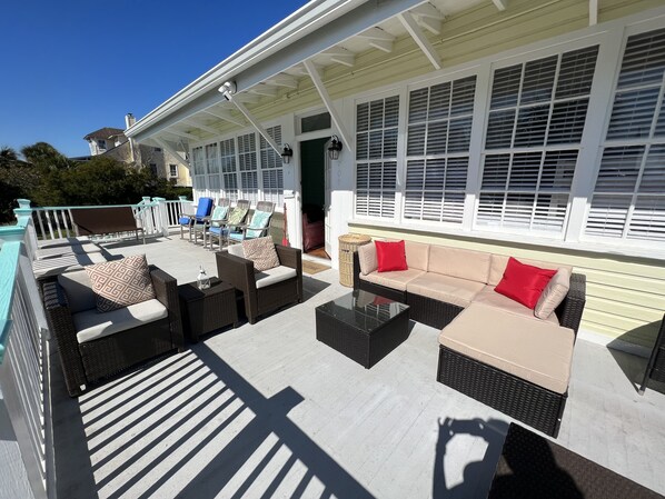 Upstairs sitting area sun deck 