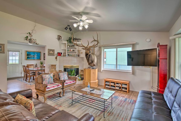 Anchorage Vacation Rental | 3BR | 2BA | 1,500 Sq Ft | 2 Steps Required to Enter