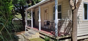 Akupe Cottage front veranda