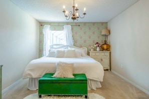 A sense of Escape and Old Antique charm awaits you in the Savannah Suite