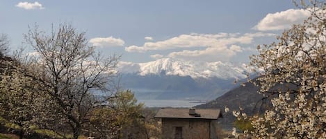 Baita Caterina and view on the Como lake