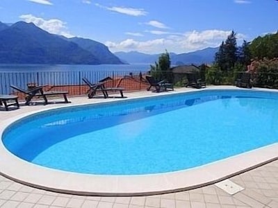 Geräumige und stilvoll eingerichtete Seeblick Home mit Pool