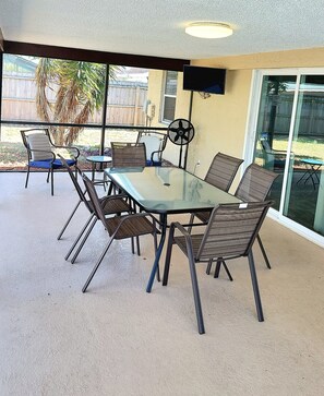 Outdoor dining