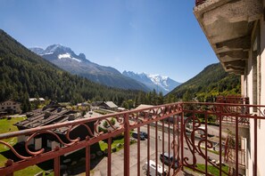 Balkon mit Blick auf den Mont Blanc