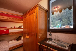 Independent room with bunk beds
