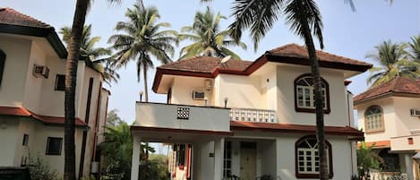 Bungalow ! Most scenic and beautiful house in Goa with tranquility