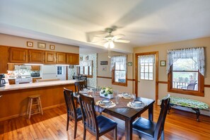 Dining Area | 1st Floor