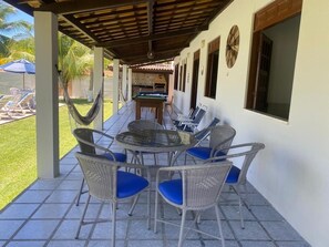 Outdoor dining