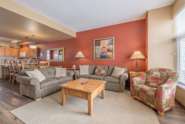 Living Room with Lots of Seating 
