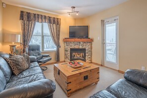 Beautifully Appointed Living Room 