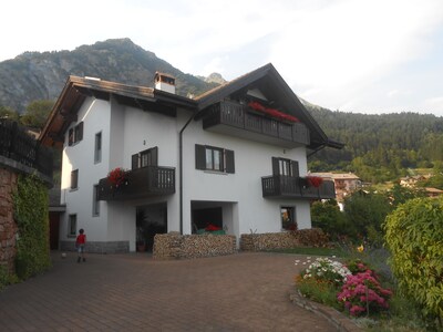 Casa de vacaciones "La Guarda" en Stenico. Balcón panorámico cerca de Terme di Comano