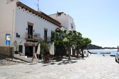 'Villa Rubia' luxurious beachfront  house-chic Mediterranean Cadaques 