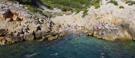 Calanque privée du domaine
Nous nous baignons depuis le 20 avril !