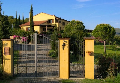 Serra Destri: Manor with  pool, beautiful panorama, seaview, dreamgarden