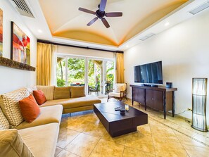 Living room, flat screen TV