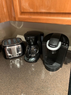 Keurig & Drip coffee maker & new 4 slice toaster.
