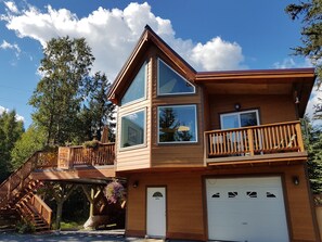 All 2nd floor accommodations above garage.