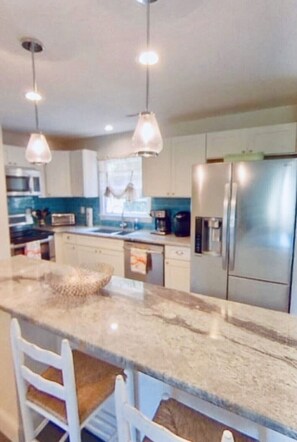 Granite island and countertops - fully stocked kitchen 