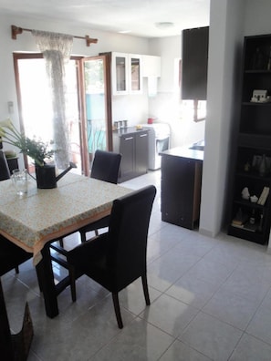 A1-Mande (3+1): kitchen and dining room