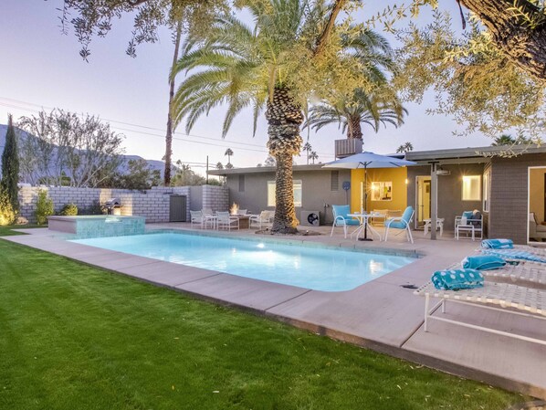 Welcome to Canary Palms!