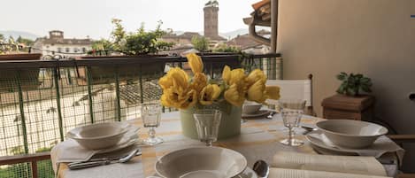 Terrazza con splendida vista sulla Torre Guinigi