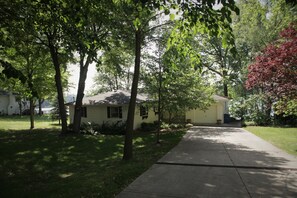 Summer Wind from the street. Plenty of room for parking in the driveway.