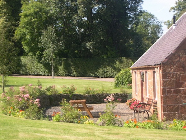 Stables cottage setting