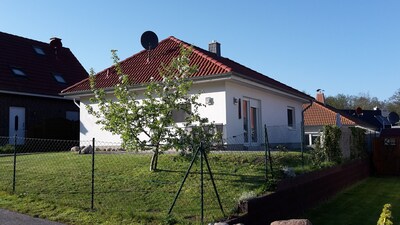 Schönes Ferienhaus in ruhiger Waldlage.250m zum Naturstrand,Familienfreundlich