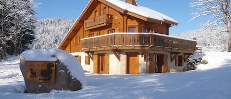  Chalet enneigé