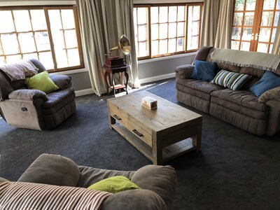 Montague Cottage - Pet Friendly Accommodation