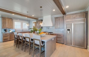 19 Kitchen